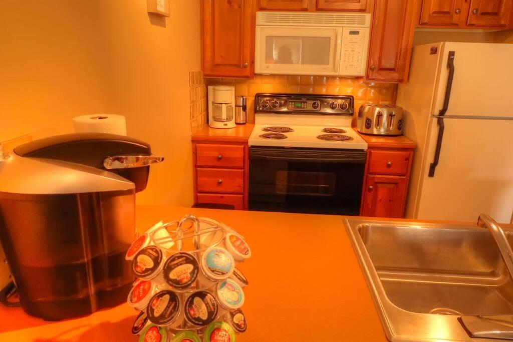 Apartment Mountain Retreat! In And Out! *