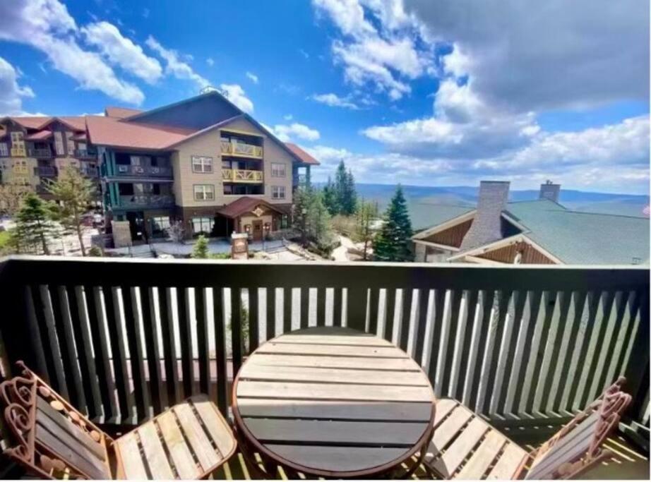 Apartment Mountain Retreat! In And Out! Snowshoe