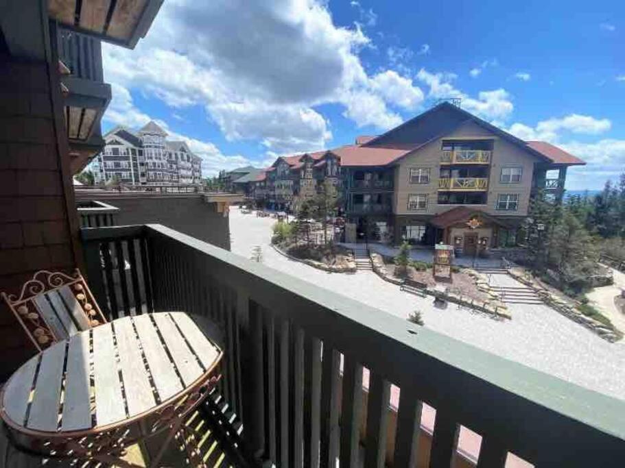 Apartment Mountain Retreat! In And Out!
